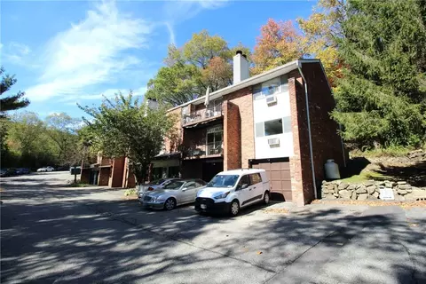 708 Mountainside Dr, Tuxedo, NY 10975