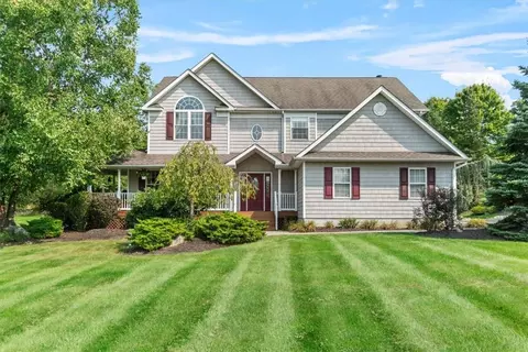 14 Country Woods Dr, Chester, NY 10918