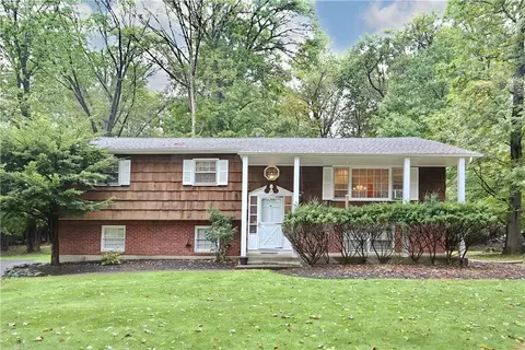 24 Moccasin Pl, Ramapo, NY 10952