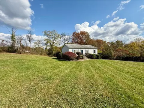7 Crystal Rd, Wallkill, NY 12589