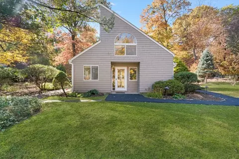 21 Hickory Hill Ln, Orangetown, NY 10983