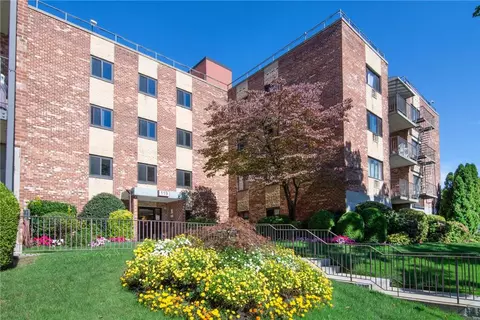 119 De Haven Dr #336, Yonkers, NY 10703
