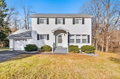 8 Priscilla Ct, Cortlandt, NY 10567