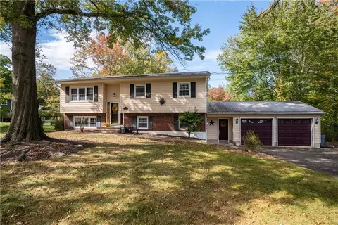 860 Belleville Dr, Clarkstown, NY 10989