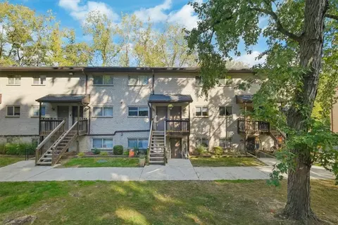 26 Cooper Rd #608, Arlington, NY 12603