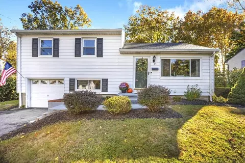 14 Liss Rd, Wappinger, NY 12590