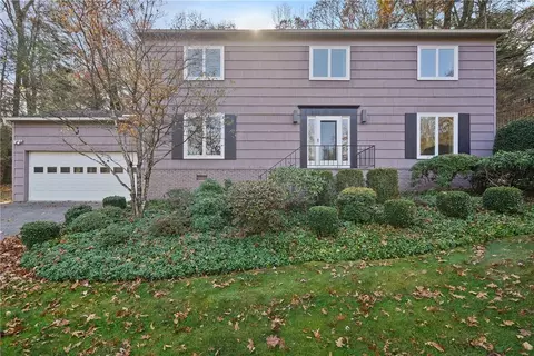 106 Marcourt Dr, New Castle, NY 10514