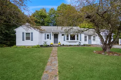 209 N Grand Ave, Arlington, NY 12603