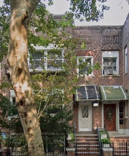 1129 Grant Ave, New York, NY 10456