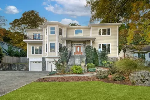 30 Highland Ter, Mount Pleasant, NY 10570