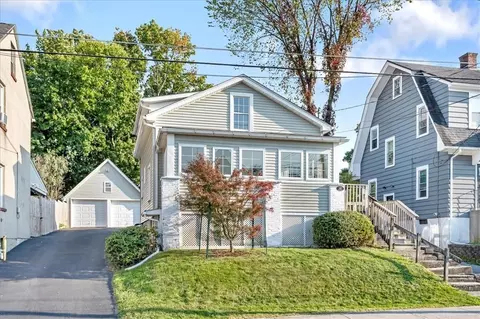20 Bonnell Pl, Middletown, NY 10940