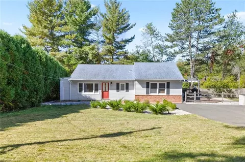 162 New York Ave, Clarkstown, NY 10920