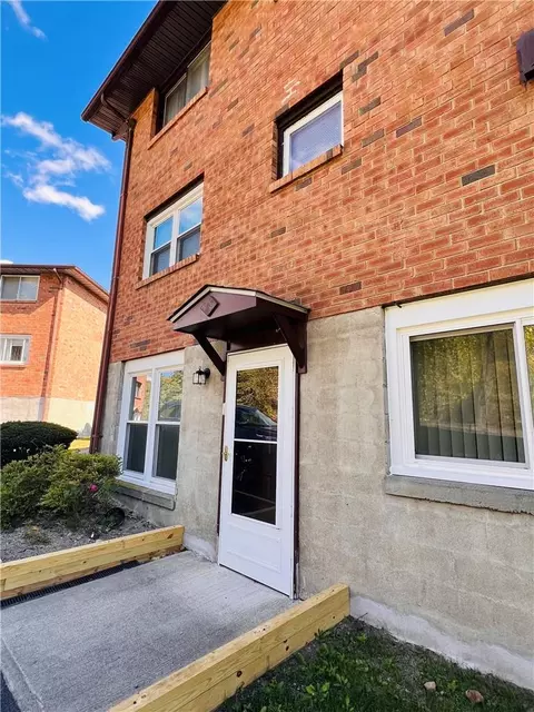 910 Parr Meadow Dr #9J, Newburgh, NY 12550