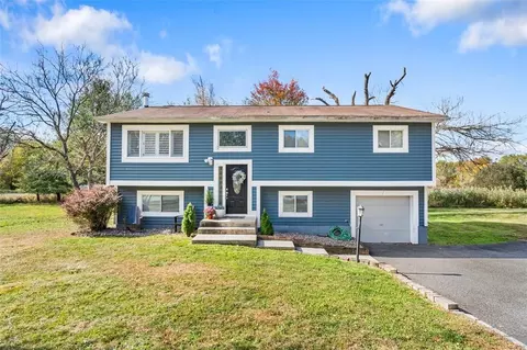 3 Decker Dr, Washingtonville, NY 10992