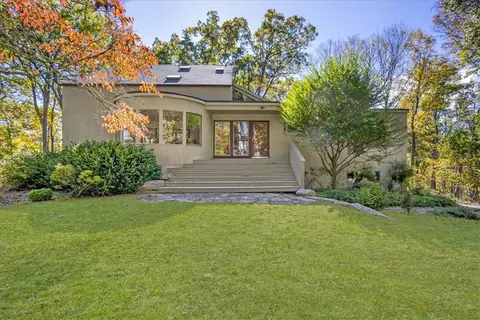 11 Winterbottom Ln, Pound Ridge, NY 10576