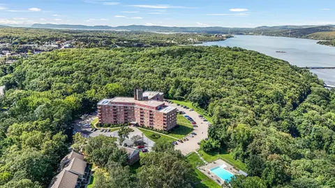 1 Lakeview Dr #3C, Peekskill, NY 10566
