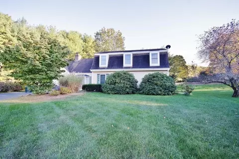 3 Pleasant Rdg, Putnam Valley, NY 10579