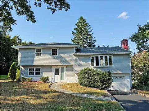 99 Pietro Dr, Yonkers, NY 10710