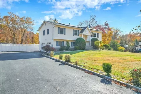 50 Cragmere Rd, Ramapo, NY 10901