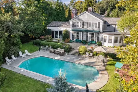 28 Norman Dr, Rye, NY 10580