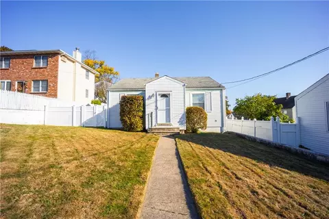 14 Floral Ln, Yonkers, NY 10703
