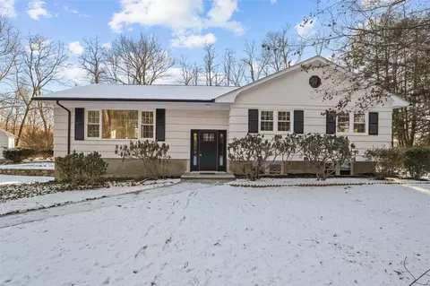 101 Harris Rd, Katonah, NY 10536
