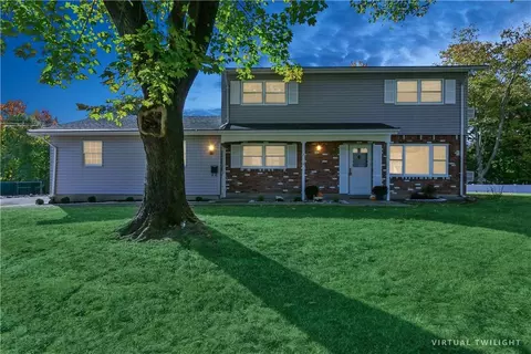 12 Dade Rd, Clarkstown, NY 10956