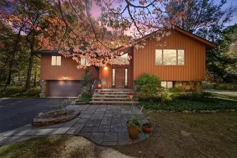 12 Foster Ct, Cortlandt, NY 10520