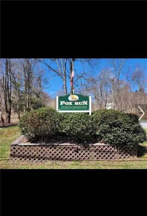 216 Fox Run Ln, Carmel Hamlet, NY 10512