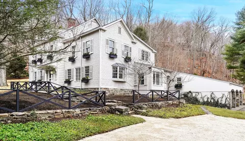 472 Bedford Center Rd, Bedford, NY 10506