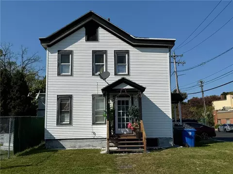 48 Mulberry St, Middletown, NY 10940