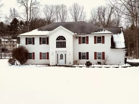 48 Fulmar Rd, Mahopac, NY 10541