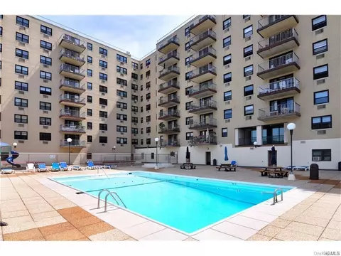 1085 Warburton Ave #401, Yonkers, NY 10701