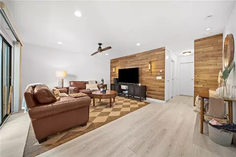 24 Richmond Blvd #3B, Ronkonkoma, NY 11779