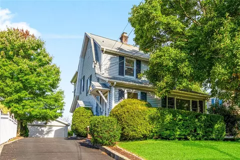 715 Old Post Rd, Mamaroneck, NY 10543
