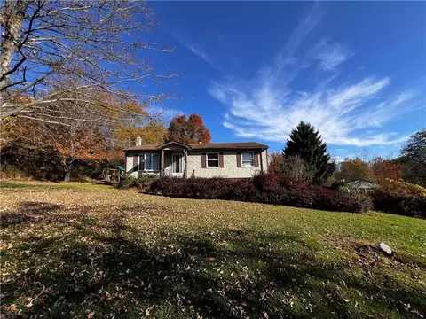 142 Maple Ln, Mount Hope, NY 10963
