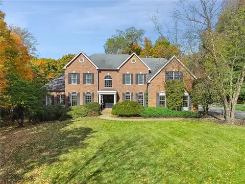 10 Leisure Farm Dr, North Castle, NY 10504