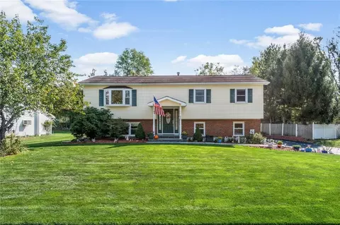 221 Cardinal Dr, Montgomery, NY 12549