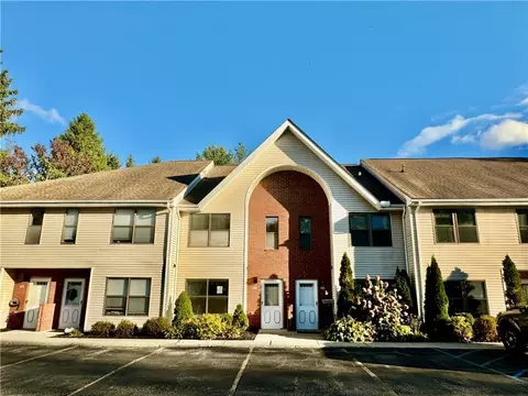 199 Deer Ct Dr, Middletown, NY 10940