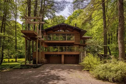 258 Woodstock, Washington, NY 12545