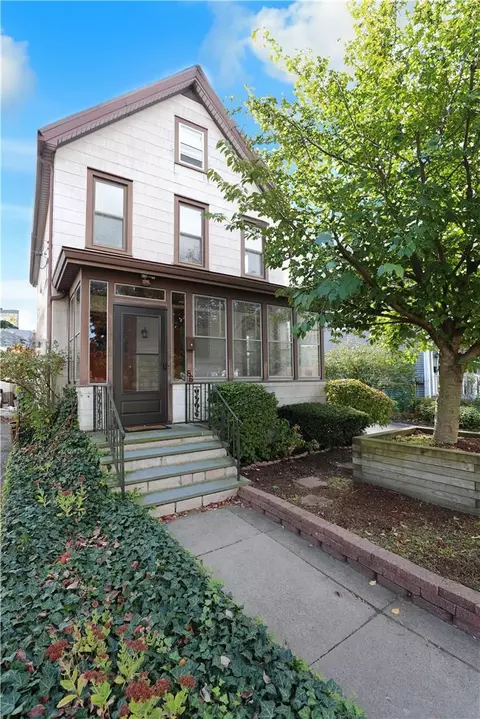 86 Grand St, Kingston, NY 12401