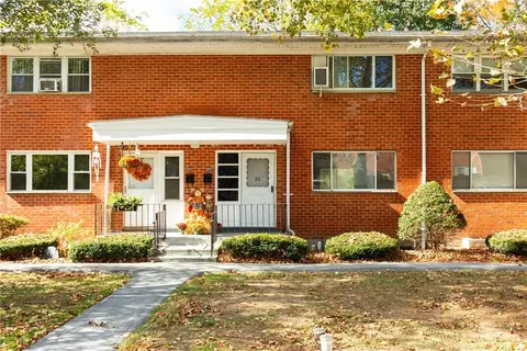 88 Carmine Dr #D10, Wappinger, NY 12590