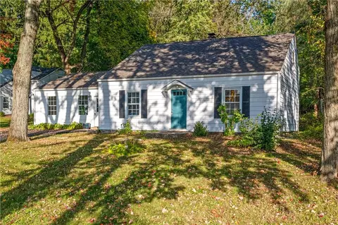 6 Schoolhouse Ln, Poughkeepsie, NY 12603