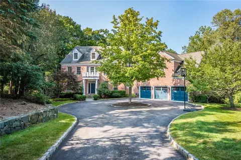 46 Manor Pond Ln, Greenburgh, NY 10533