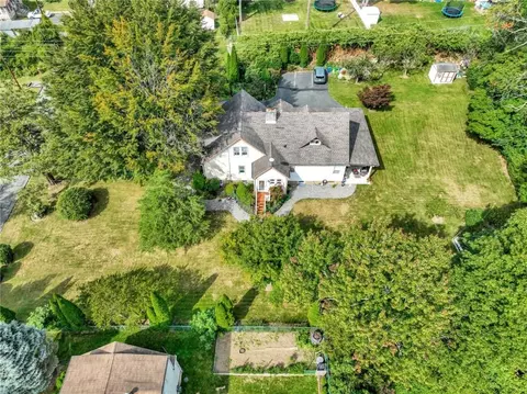 36 Cottage Pl, Clarkstown, NY 10954