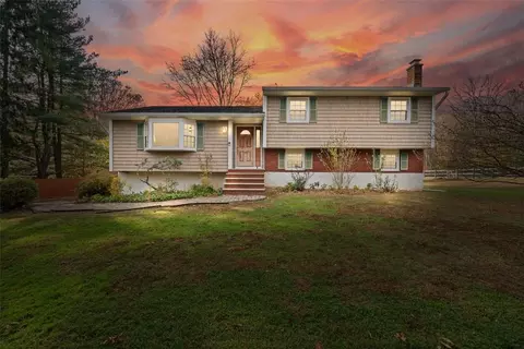 32 Sanfordville Rd, Warwick, NY 10990