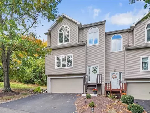 8 Horizon Ct, Highland Mills, NY 10930