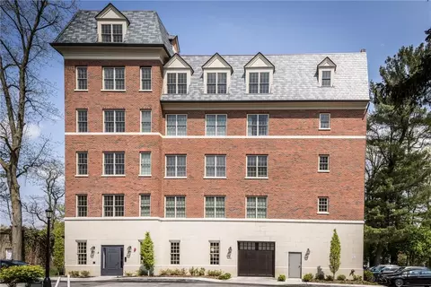 8 Alden Pl #4, Bronxville, NY 10708