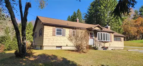 173 Holmes Rd, Thompson, NY 12701