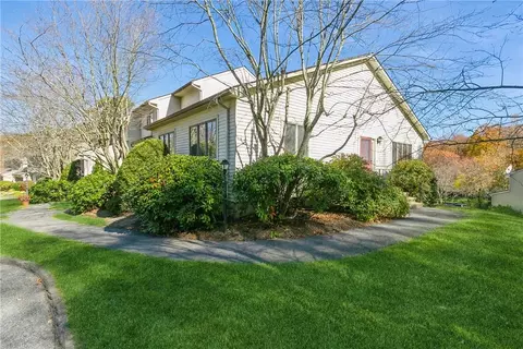 30 Krystal Dr, Somers, NY 10589